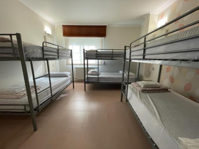 Albergue O Cruceiro Кальдас-де-Рейес Экстерьер фото
