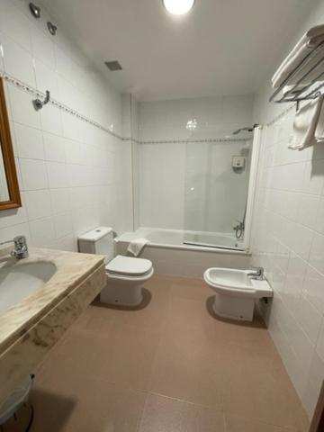 Albergue O Cruceiro Кальдас-де-Рейес Экстерьер фото